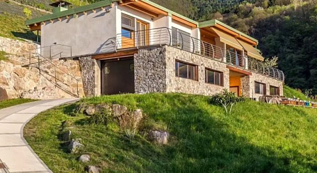 Alveare sul lago, Boek Hotel Pisogne Valcamonica