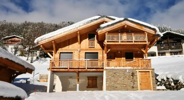 Chalet Timbers - Light and modern - sleeps 6 - Les Gets