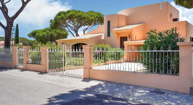Вилла Villa in Vilamoura with Pool near Beach