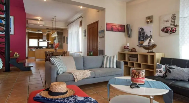 Maistro Beach House, Забронировать Отель Отели периферии Ионических островов с парковкой, Парковка