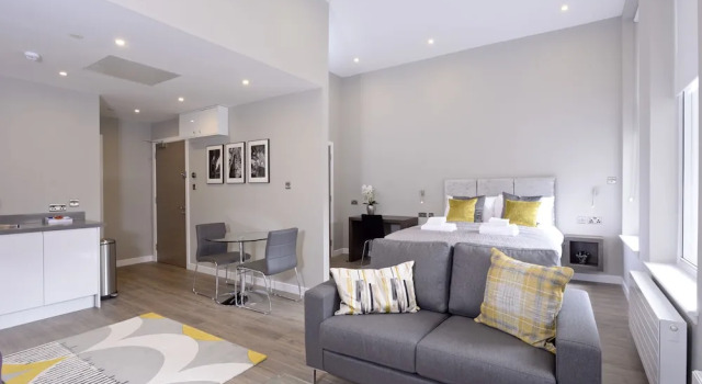Студия Superior Nelson Mandela Place Apartments
