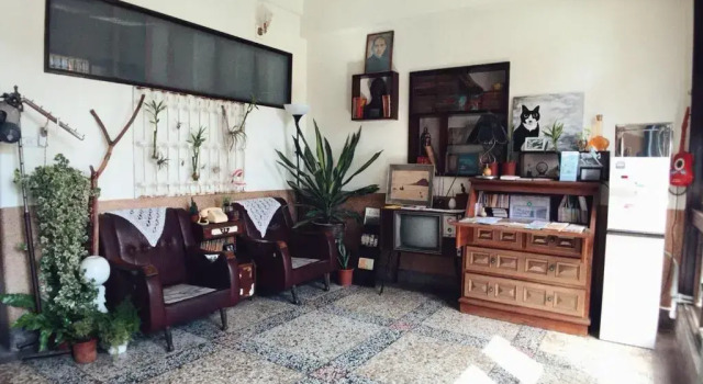 Четырёхместный номер Standard с балконом GOIN Old House & Bar