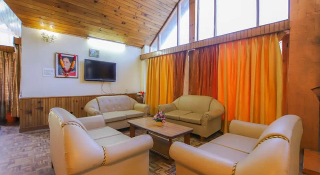 V Resorts Royal Kalinga Manali, Забронировать Отель Отели Манали с бассейном, Бассейн