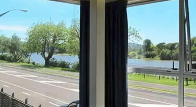 Номер Standard с видом на реку Riverview Motel