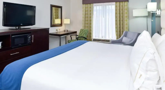 Номер Standard La Quinta Inn & Suites by Wyndham Bessemer