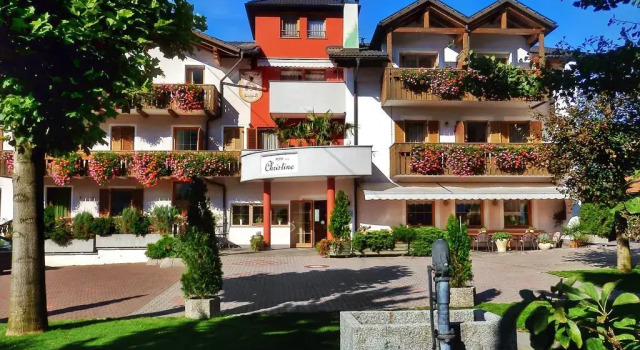 Hotel Christine, Забронировать Отель Отели Гаргаццоне 3 звезды, 3*