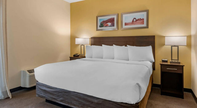 Двухместный люкс Sleep Inn & Suites Moab near Arches National Park