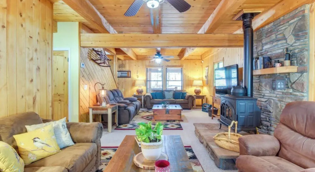 Коттедж Hot Tub + Games! Lakeside ‘Sherwood Forest Cabin’
