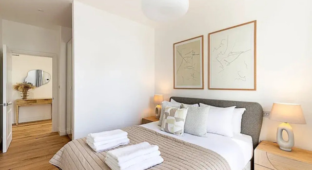 Апартаменты Stylish Chelsea Escape With Private Outdoor Oasis!