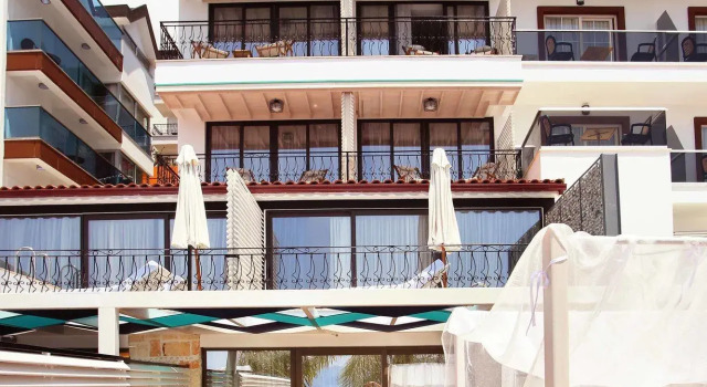 Nur Beach Hotel
