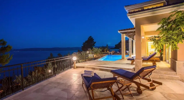 Вилла Villa Porto Mimice, 40sqm Heated Private Pool, 4 bedrooms, Sauna, Gym, Billiard