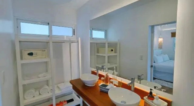 Люкс семейный Miss Perla Upstairs Tortuga Lodge