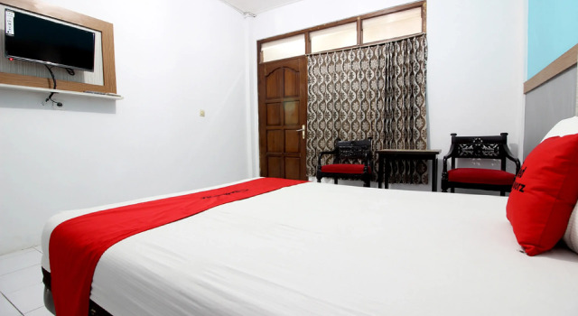 Номер Standard RedDoorz Plus Syariah near Lempuyangan Station 3