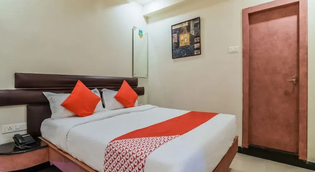 Oyo 17223 Green Guest House, Rezervovat Penzión Hotely v Rasapūdipalem s parkováním, Parkování