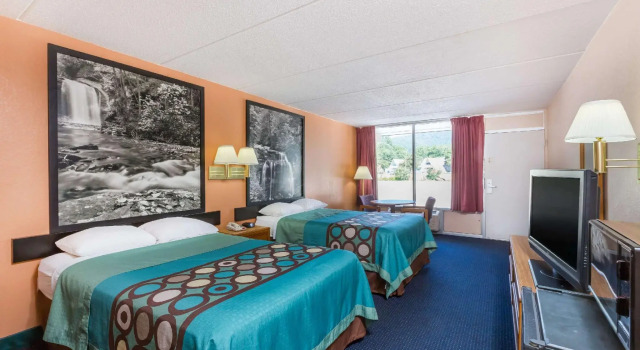 Четырёхместный номер Standard Super 8 by Wyndham Black Mountain Asheville East