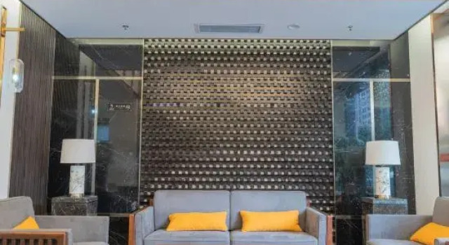 Chating Holiday Hotel, Buchen Sie Hotel Hotels in Yunnan mit Parkplatz, Parkplätze