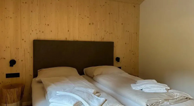 Lush Chalet With Indoor Sauna, Rezerwuj Chalet Hotele w Karyntia z parkingiem, Parking