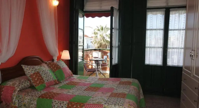 Двухместный номер Standard с балконом Hostal El Faro