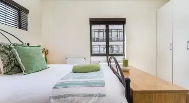 Gorgeous mountain views in the heart of the city, Забронировать Апартаменты/квартира Отели Кейптауна с парковкой, рядом с South African Museum And Planetarium, Парковка