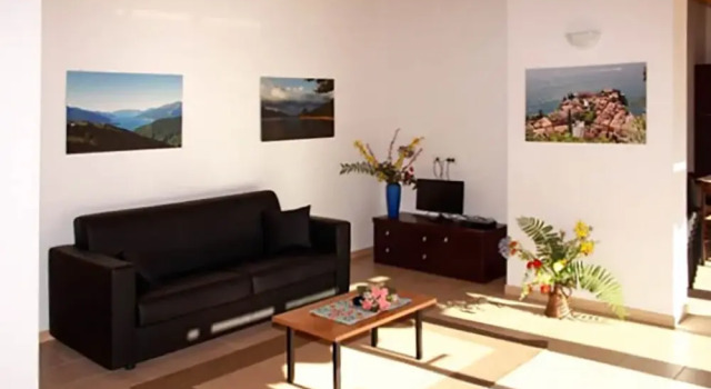 Cozy apartment with lake view, Book Apartment Hotels in Como with a Pool, Swimming Pool