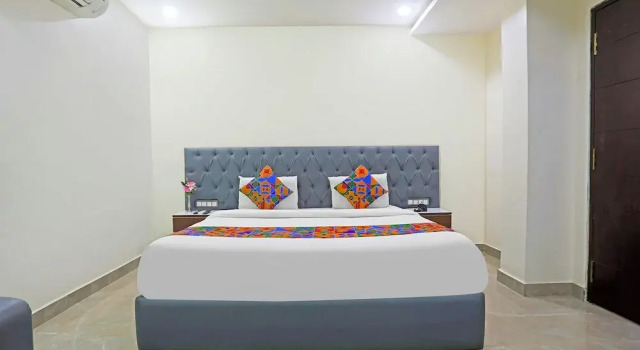 Номер Deluxe FabHotel RR Residency I - Nr Khammam Bus Stand