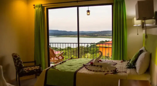 Полулюкс Hotel Linda Vista