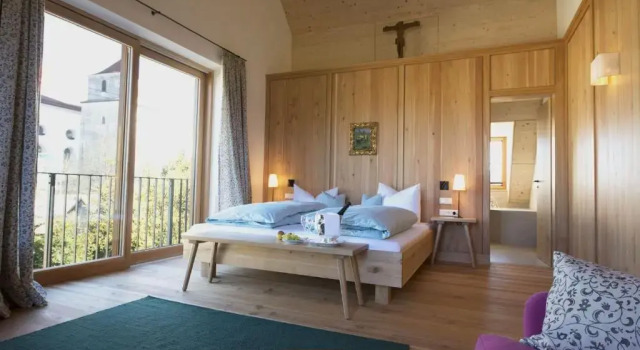 Полулюкс Romantik Hotel Zum Klosterbräu