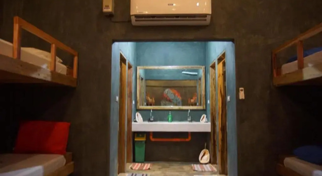 Кровать в общем номере Hiraya Surf Hostel