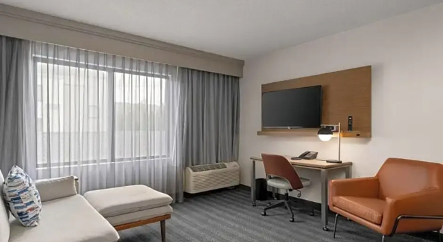 Двухместный люкс c 1 комнатой Courtyard by Marriott Boise Downtown