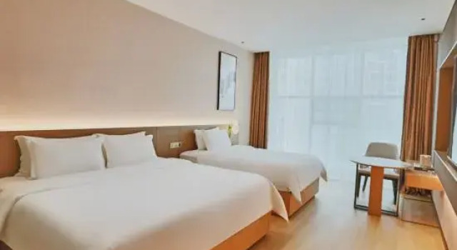 Семейный номер Standard Lavande Hotels Chengdu Railway East Station Sichuan Normal University