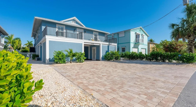 218 Dolphin Beach House, Забронировать Дом для отпуска Отели в центре Форт-Майерс-Бич, в центре