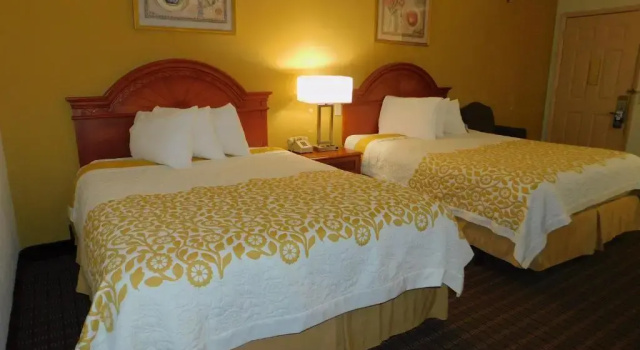 Двухместный номер Deluxe Days Inn by Wyndham Huntington