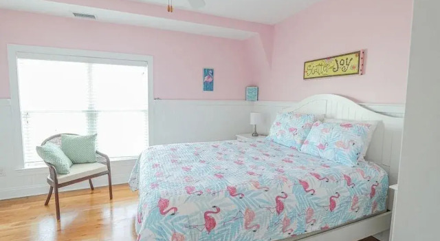 Shining Sea 5 Bedroom Home by RedAwning
