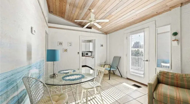 Coconut Cottage - Two Bedroom Home, Забронировать Дом для отпуска Джексонвилл-Бич Jacksonville Coast, рядом с Заповедник Крадл-Крик