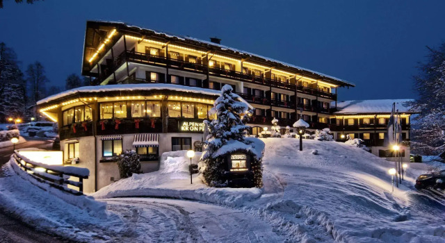 Treff Alpenhotel Kronprinz, Varaa Hotelli Hotellit Baijeri pysäköinnillä, Pysäköinti
