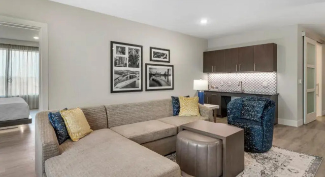 Двухместный люкс c 1 комнатой Cambria Hotel Austin Uptown near the Domain