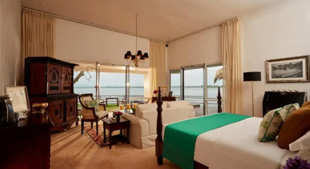 Люкс Royal EKHO Lake House - From Colonial Bungalow to Royal Retreat