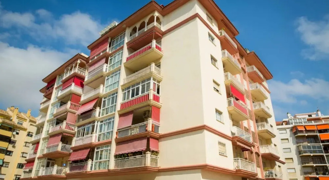 Holidays2Fuengirola Los Boliches pool, Забронировать Отель Отели Фуэнхирола 3 звезды, рядом с Salon Varietes Theatre, 3*