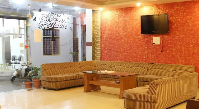 Hotel Leisure Palace, Rezervovat Hotel Rišikéš Uttarakhand