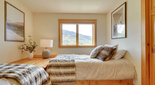 Luxury Vermont Vacation Rental: Private Hot Tub!, Boek Vakantiehuis Brownsville Vermont