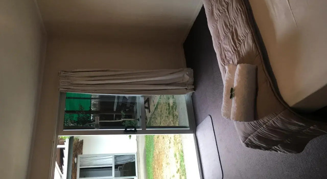Beachcomber Lodge & Backpacker