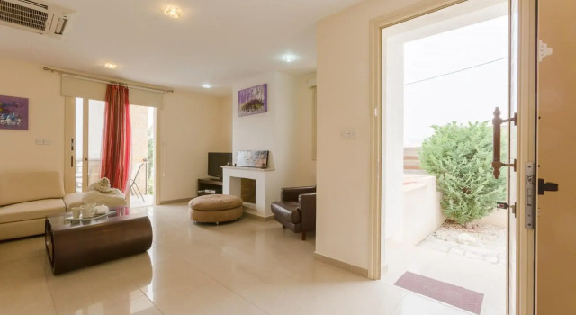 Villa Felice Large Private Pool Walk to Beach Sea Views A C Wifi Car Not Required - 2776, Boek Villa Vakantiehuizen in Kissonerga, Cottage