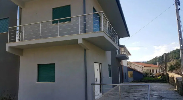 House With 4 Bedrooms in Montão, With Wonderful Mountain View and Furn, Rezervovat Hotel Mondim de Basto 