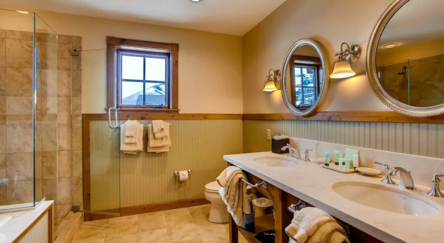 Номер Standard Пентхаус с 2 комнатами с видом на горы The Lodge at Mountaineer Square, A Vail Resorts Property