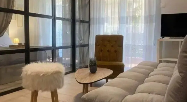 Lovely Apartment- At017