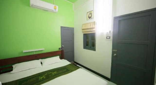 Двухместный номер Economy New iHouse Hotel - Hostel