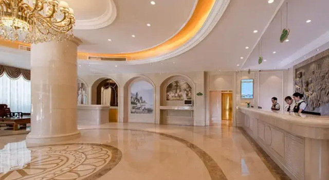Vienna Hotel Shenzhen Luofang Branch, Rezerwuj Hotel Hotele w Shenzhen z parkingiem, Parking