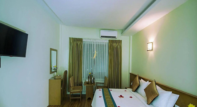 Ngwe Moe Hotel, Rezervovat Hotel Hotely v Mon State s parkováním, Parkování