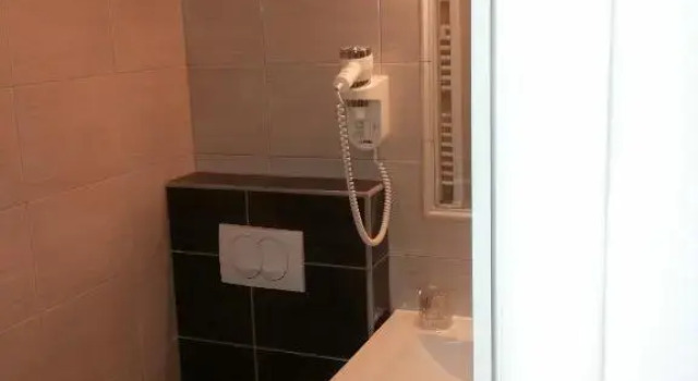 Трёхместный номер Standard Hotel Dina