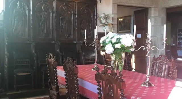 Chateau de Bourgon, Rezerwuj Hotel Hotele w Mayenne z parkingiem, Parking